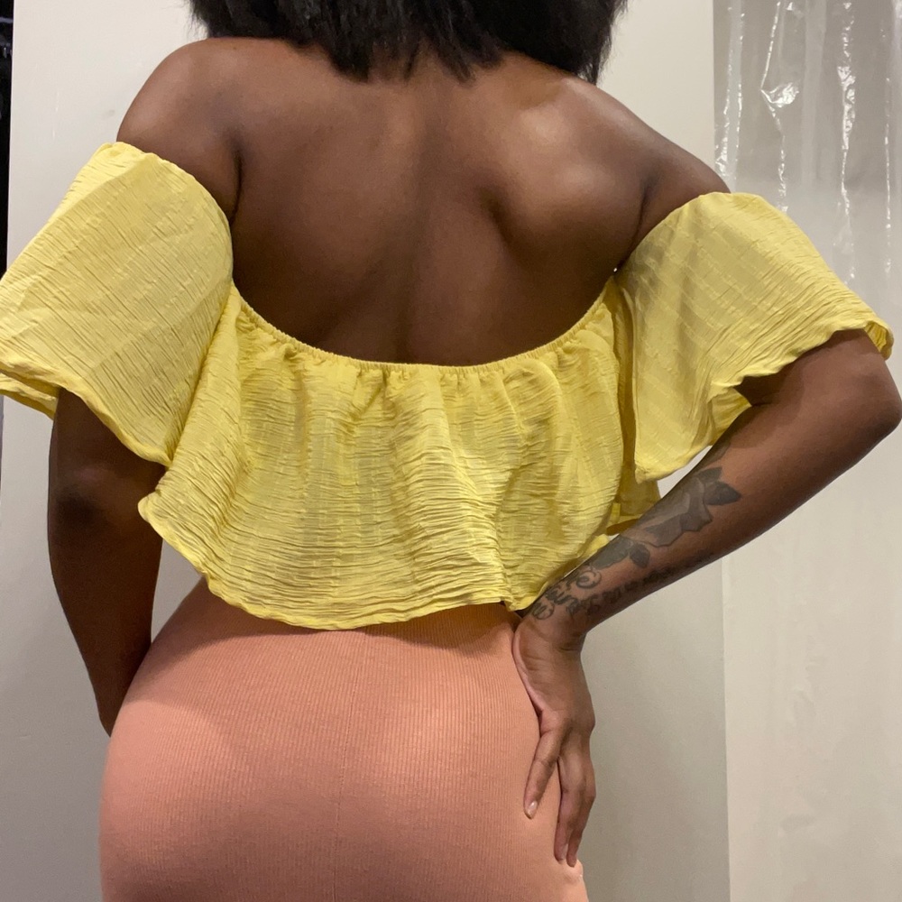 Solid Off Shoulder Top / Yellow - Picture 3 of 3